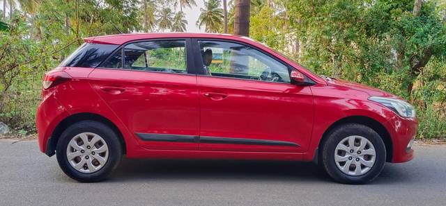 https://images10.gaadi.com/usedcar_image/4632224/original/84facd7fa84f14334d849207f03c94a8.jpg?imwidth=6401