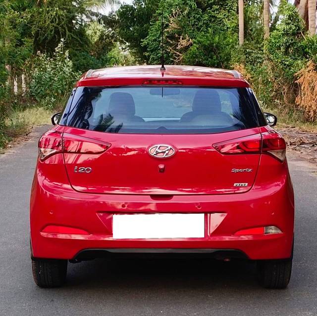 https://images10.gaadi.com/usedcar_image/4632224/original/processed_94e9f30847339e66f752ad3d145a5ca5.jpg?imwidth=6402