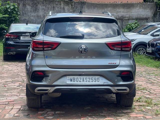 https://images10.gaadi.com/usedcar_image/4632231/original/processed_e5f4a3c196b7ff64b61633ae477a8b59.jpg?imwidth=6401