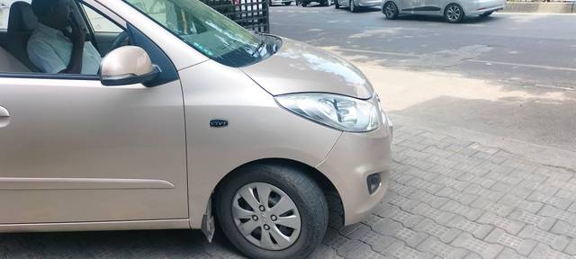 https://images10.gaadi.com/usedcar_image/4632239/original/processed_6c89a4b1ee071978f34b7350e0c22ec7.jpg?imwidth=6402