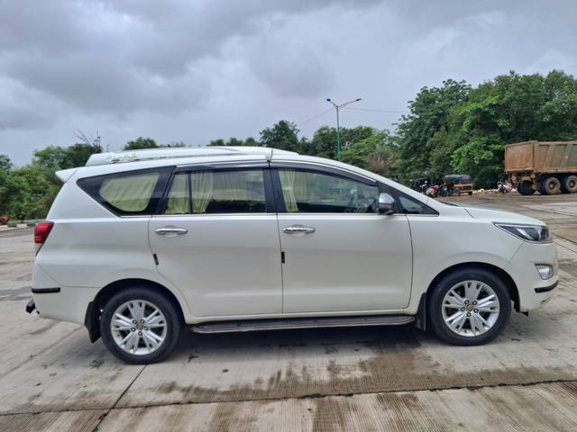 https://images10.gaadi.com/usedcar_image/4632256/original/7eae35e9eb326b3506dd774e3a8eccc2.jpg?imwidth=6401