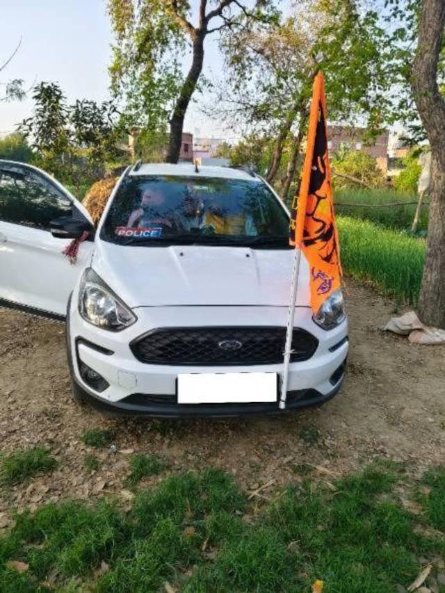 https://images10.gaadi.com/usedcar_image/4632268/original/processed_7cff04f0-aad0-4209-913a-88494457fa6f.jpg?imwidth=6400