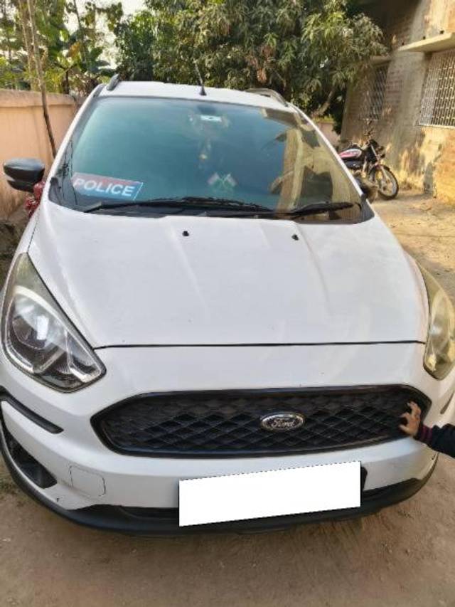 https://images10.gaadi.com/usedcar_image/4632268/original/processed_8198e139-48cc-4d63-b2aa-25304b0e7231.jpg?imwidth=6401
