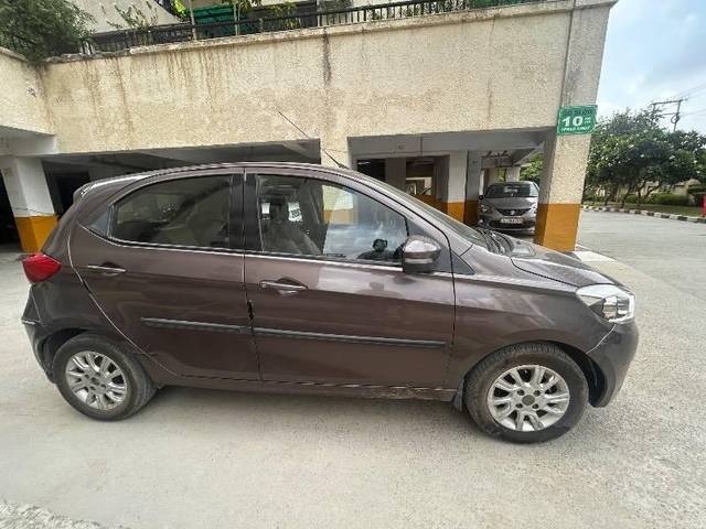 https://images10.gaadi.com/usedcar_image/4632272/original/processed_31256318-e3e5-441f-a76c-24b810243915.jpeg?imwidth=6401
