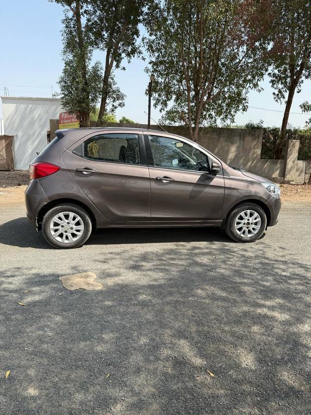 https://images10.gaadi.com/usedcar_image/4632279/original/processed_31099295f7c1a16516fa2377ed883eeb.jpg?imwidth=6401