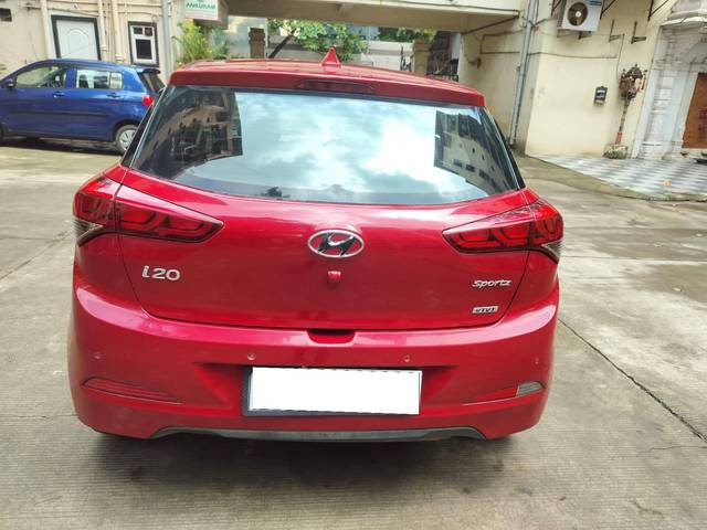 https://images10.gaadi.com/usedcar_image/4632280/original/processed_6783a054dc89f3ece8be74cd9d3c4a06.jpg?imwidth=6401