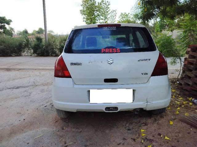 https://images10.gaadi.com/usedcar_image/4632289/original/processed_542f9006-0470-47d8-8977-171f634a86d2.jpg?imwidth=6401