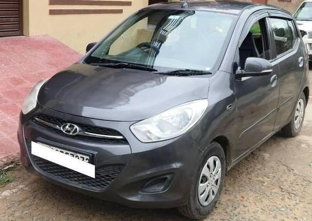 https://images10.gaadi.com/usedcar_image/4632292/original/processed_600950b8-9ca2-4015-bf4a-ab51c575d0c6.jpg?imwidth=6400