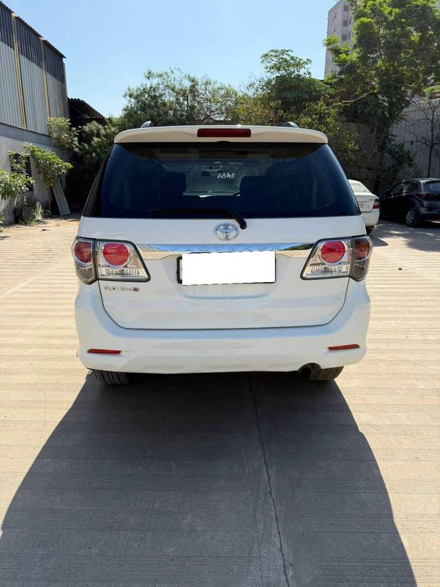https://images10.gaadi.com/usedcar_image/4632327/original/processed_a68b9cd0d0682a6c22856c5a9fae5d1a.jpg?imwidth=6402