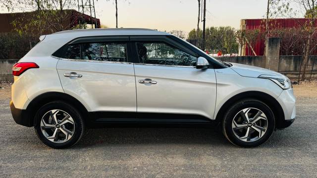 https://images10.gaadi.com/usedcar_image/4632333/original/processed_1858f46185a68bc8a89d80f280f1ea81.jpg?imwidth=6401