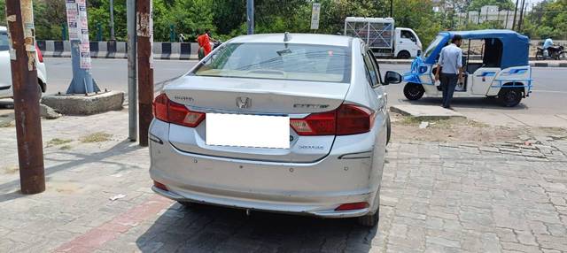 https://images10.gaadi.com/usedcar_image/4632335/original/processed_742b1fff31ae7111b4b43296ed92b9b1.jpg?imwidth=6401