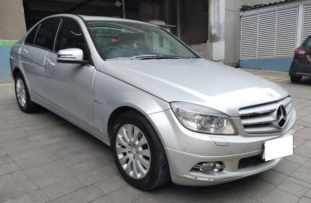 https://images10.gaadi.com/usedcar_image/4632348/original/processed_a0f451915686c434d81d25709594970b.jpg?imwidth=6400
