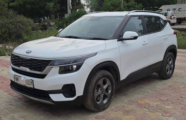 https://images10.gaadi.com/usedcar_image/4632355/original/processed_98dce8629f99b1d2d3037a992d1db6f6.jpg?imwidth=6400