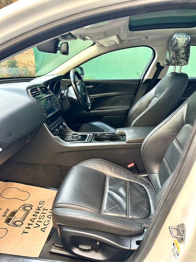 https://images10.gaadi.com/usedcar_image/4632370/original/4a814a0d44db73b1f044efcf3b070cdf.jpg?imwidth=6402