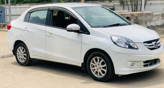 https://images10.gaadi.com/usedcar_image/4632372/original/4ef8410490fcc5e8c61dd6c636dfc39b.jpg?imwidth=6400