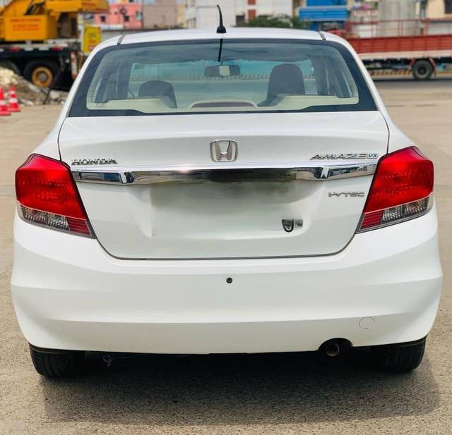 https://images10.gaadi.com/usedcar_image/4632372/original/processed_14574e54f0fc41d11e6f39d31a605092.jpg?imwidth=6402