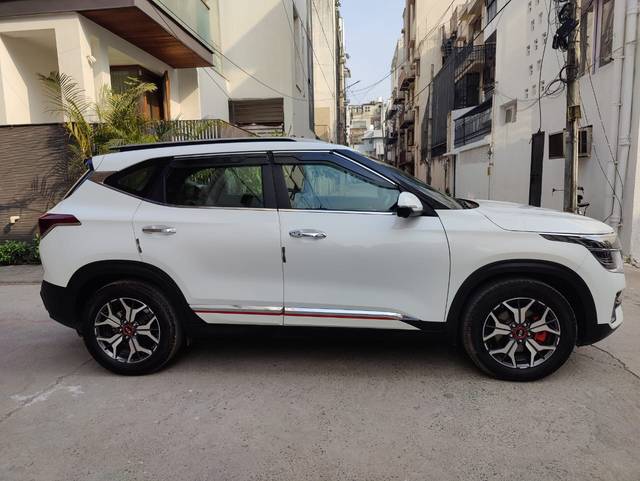 https://images10.gaadi.com/usedcar_image/4632376/original/0b2257759ddd6fe0e9354a7193571282.jpg?imwidth=6401
