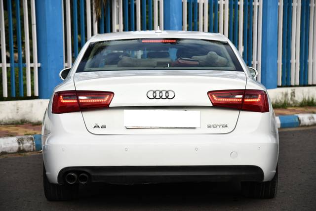 https://images10.gaadi.com/usedcar_image/4632401/original/processed_ba11507222723c20bab4b59b3dfb2bde.jpg?imwidth=6402