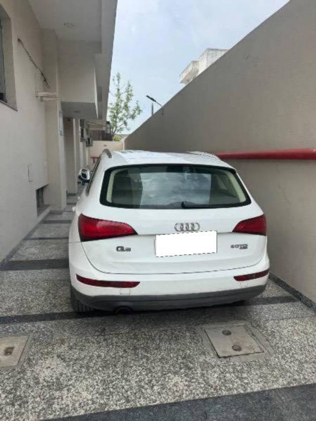 https://images10.gaadi.com/usedcar_image/4632409/original/processed_a1f77b9f-6085-46f9-a8ba-034b7237523c.jpeg?imwidth=6401
