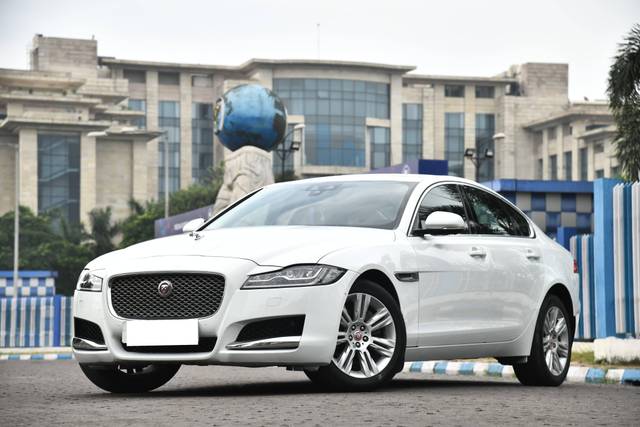 https://images10.gaadi.com/usedcar_image/4632414/original/processed_ee9411e240156bd66efef8beee0c83bf.jpg?imwidth=6402