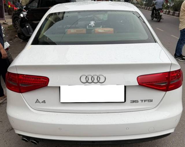 https://images10.gaadi.com/usedcar_image/4632425/original/processed_5ccae3dff37504bd96055650c21ade3a.jpg?imwidth=6401