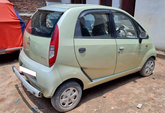 https://images10.gaadi.com/usedcar_image/4632469/original/processed_4aa04b1c-2274-4143-964c-cf78059c374c.jpg?imwidth=6402