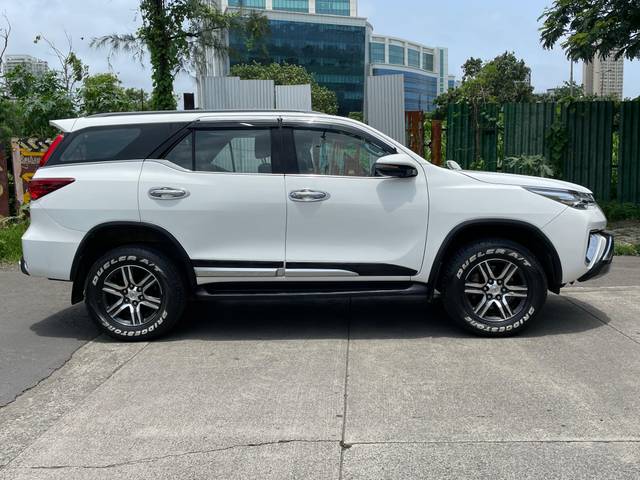 https://images10.gaadi.com/usedcar_image/4632475/original/c4c31a63beb39c550078b048d76932b1.jpg?imwidth=6401