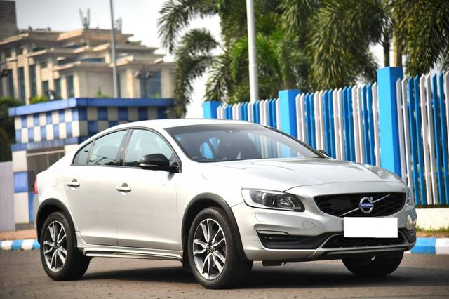 https://images10.gaadi.com/usedcar_image/4632485/original/processed_09f034c3f0ad24ba7f45224b38399bba.jpg?imwidth=6400