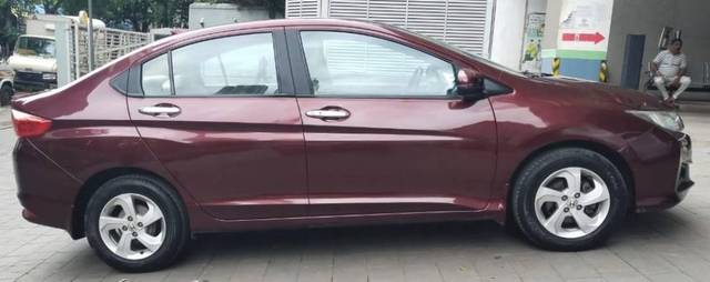 https://images10.gaadi.com/usedcar_image/4632489/original/processed_36b16d65e1616c0b7eb8de92428ceb47.jpg?imwidth=6401