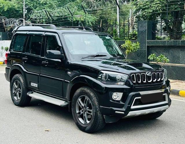 https://images10.gaadi.com/usedcar_image/4632496/original/processed_d04aef6590f71fef511c48e5177be84d.jpg?imwidth=6400