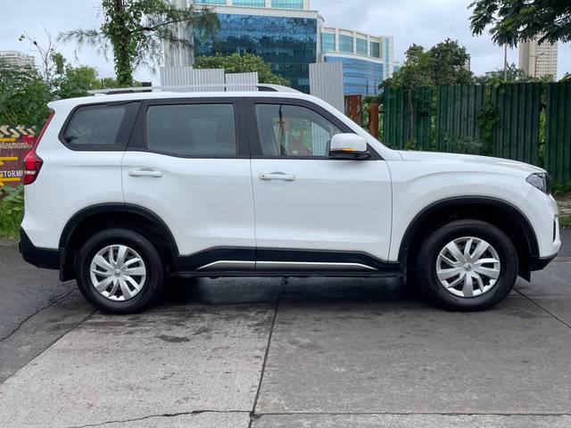 https://images10.gaadi.com/usedcar_image/4632503/original/processed_5c23b329321be3479648d3c6a96eb051.jpg?imwidth=6401