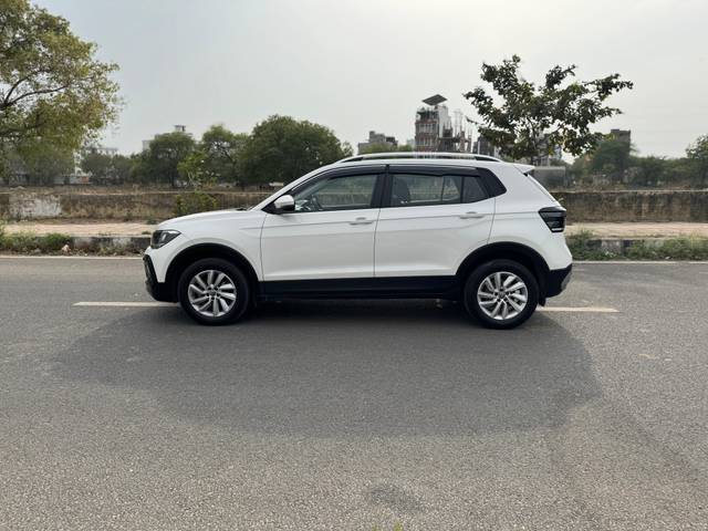 https://images10.gaadi.com/usedcar_image/4632505/original/7ac12ab24de246176050f87529327afd.jpg?imwidth=6402
