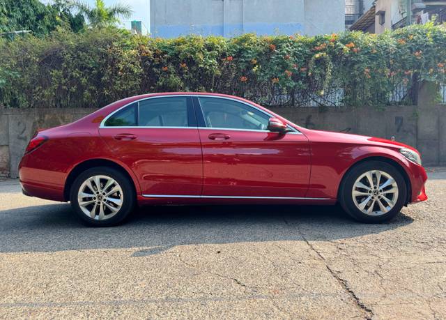https://images10.gaadi.com/usedcar_image/4632511/original/processed_21f5b6c393145b9030c0af94cd8d801f.jpg?imwidth=6401