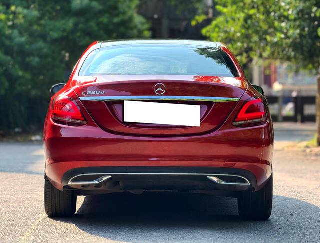 https://images10.gaadi.com/usedcar_image/4632511/original/processed_71590c4c1bed99e198a8d4a74faccd95.jpg?imwidth=6402