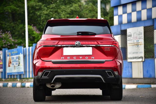 https://images10.gaadi.com/usedcar_image/4632512/original/processed_f7bc123f7a285b352ef1878b283abcb0.jpg?imwidth=6402