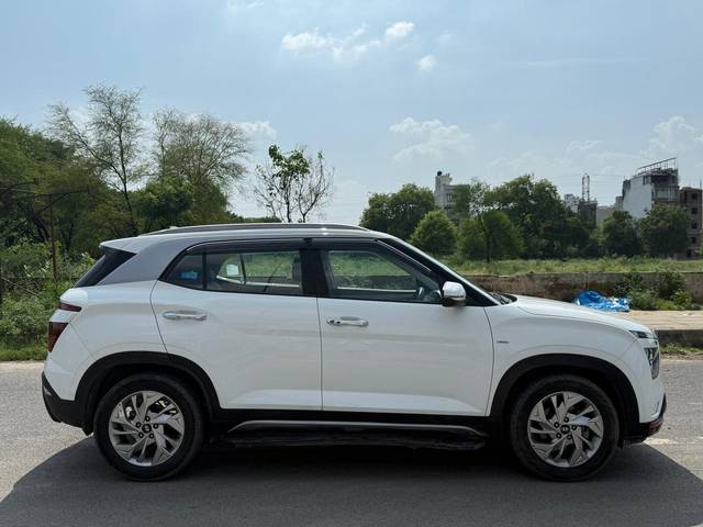 https://images10.gaadi.com/usedcar_image/4632514/original/4f357af8cef4f62455f6e00bec8ea087.jpg?imwidth=6401