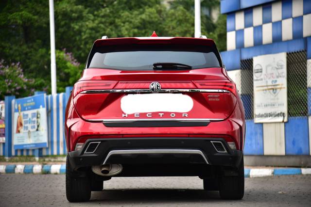 https://images10.gaadi.com/usedcar_image/4632515/original/processed_f1d3e341b1d5be07c4f2a978224a7dbf.jpg?imwidth=6402