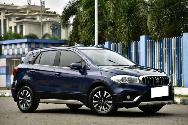 https://images10.gaadi.com/usedcar_image/4632525/original/processed_84ad23c5caa3ef2b65b6e4beafa08625.jpg?imwidth=6400