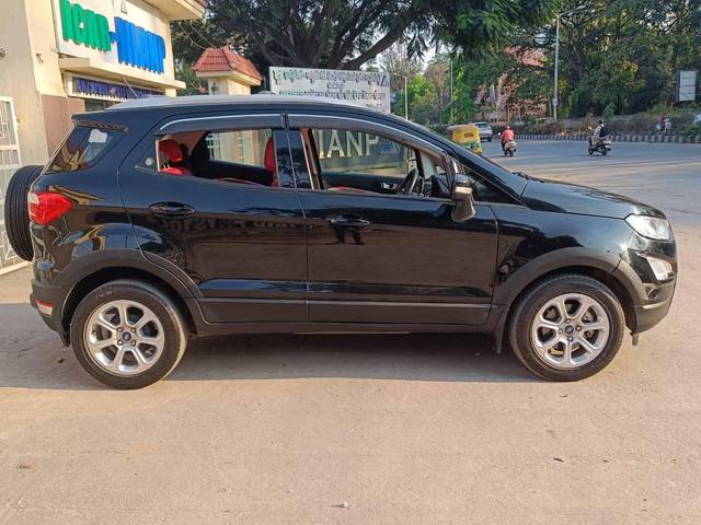 https://images10.gaadi.com/usedcar_image/4632533/original/processed_c694ce9e46b47fccee9d050cd5faac5f.jpg?imwidth=6401
