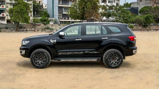 https://images10.gaadi.com/usedcar_image/4632541/original/processed_b5b5df79c50e611453e10603774b650e.JPG?imwidth=6402
