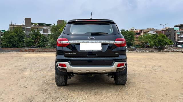 https://images10.gaadi.com/usedcar_image/4632541/original/processed_c143504537e77d50f874d3b0956734c3.JPG?imwidth=6401