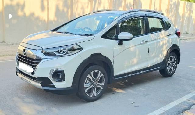 https://images10.gaadi.com/usedcar_image/4632544/original/f4fb6be592ba9e80cf3976262611ece2.jpg?imwidth=6400