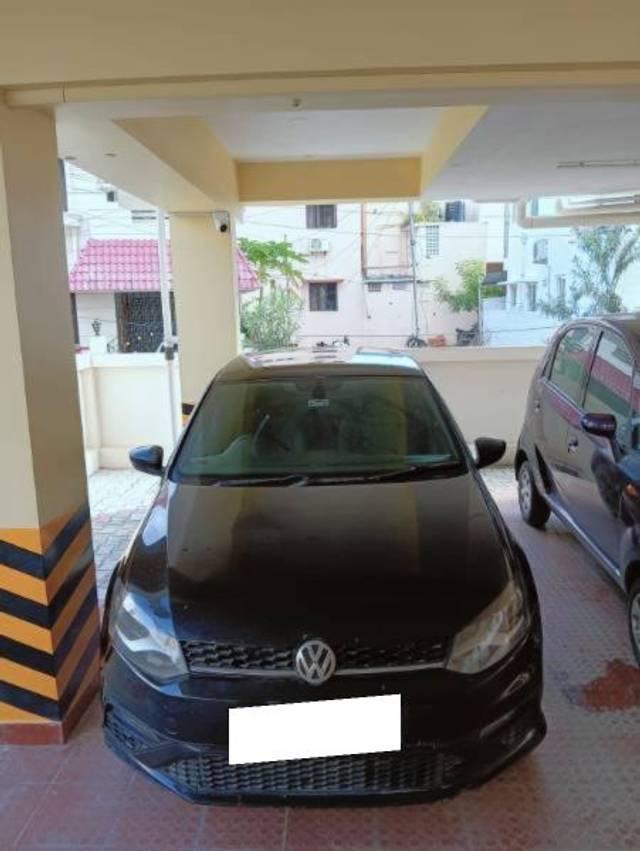https://images10.gaadi.com/usedcar_image/4632546/original/processed_4822da3a-14f1-4ac0-bee1-2dead67b60bd.jpg?imwidth=6402