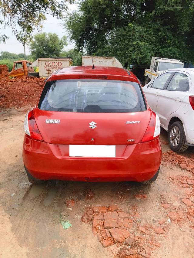 https://images10.gaadi.com/usedcar_image/4632547/original/processed_935e9cbd0c5a5eb093431be8b2913969.jpg?imwidth=6401