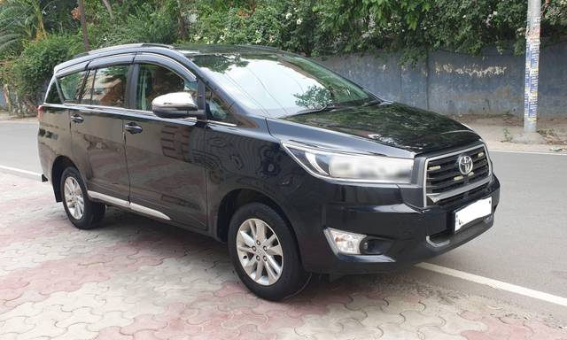 https://images10.gaadi.com/usedcar_image/4632554/original/processed_ce47c17c508a4426b065a7f4dd5a2451.jpg?imwidth=6400
