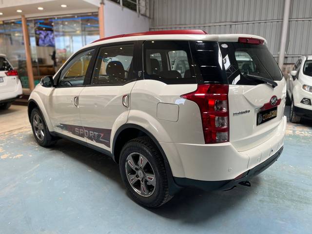 https://images10.gaadi.com/usedcar_image/4632558/original/processed_f927e937497f51e72d78dd4e0cd0220b.jpg?imwidth=6402