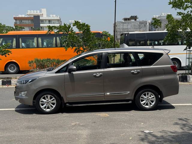 https://images10.gaadi.com/usedcar_image/4632569/original/b77fa8527deff268b0e9b4e2a1781444.jpg?imwidth=6402