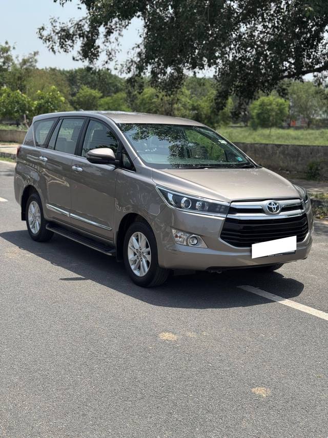 https://images10.gaadi.com/usedcar_image/4632569/original/processed_3cfbf0a6eee98987b9e1defb626dc229.jpg?imwidth=6400