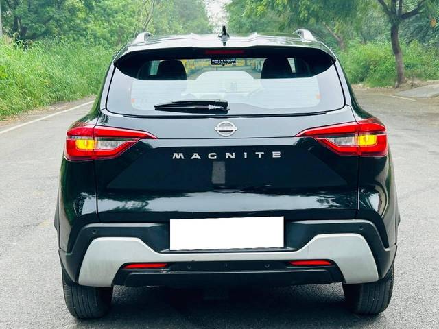 https://images10.gaadi.com/usedcar_image/4632571/original/processed_b1b88dd6fcf1aee7814e7895dc297cbd.jpg?imwidth=6402
