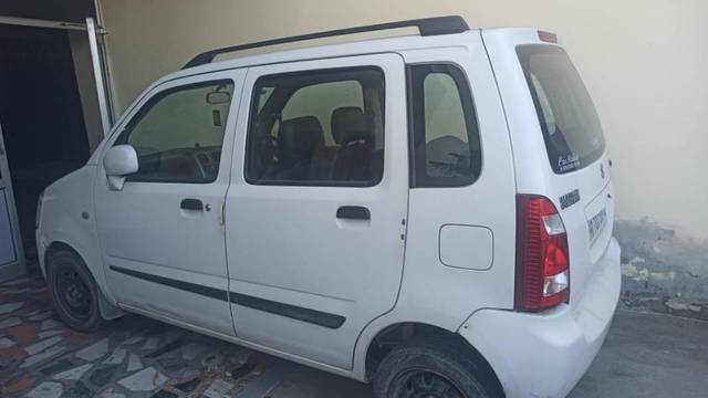 https://images10.gaadi.com/usedcar_image/4632573/original/processed_84374f51-fece-4d9a-932d-028f8d26daea.jpg?imwidth=6400
